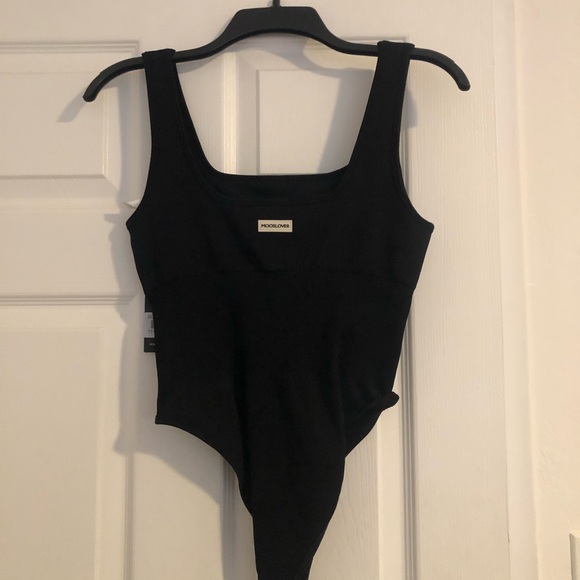 New black body suit perfect for the summertime. Size medium - Picture 7 of 13